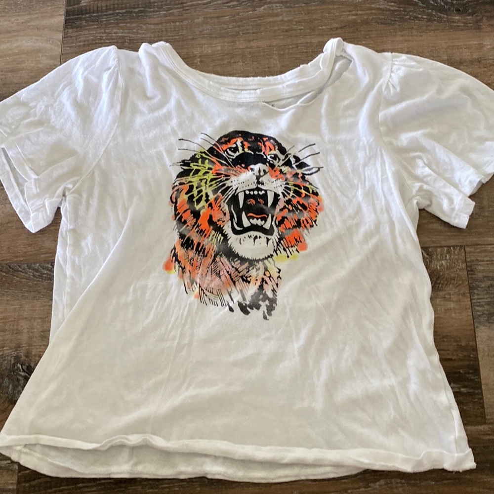 American eagle distressed shirt